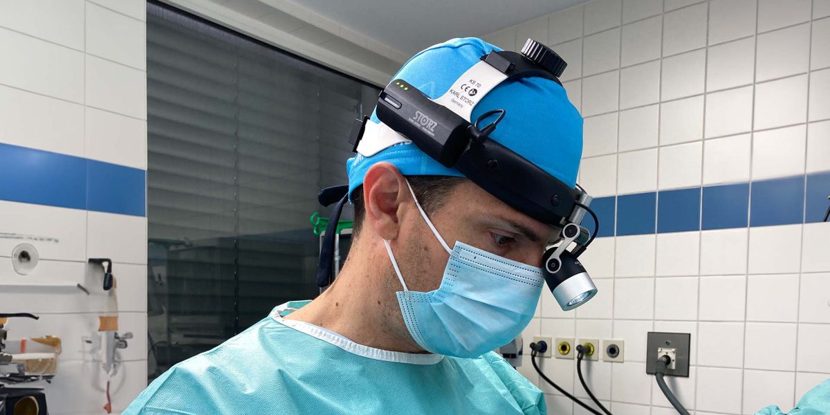 Intraoperatives Bild einer Nasen OP in Düsseldorf durch HNO Facharzt und Nasenspezialist Dr. Economou